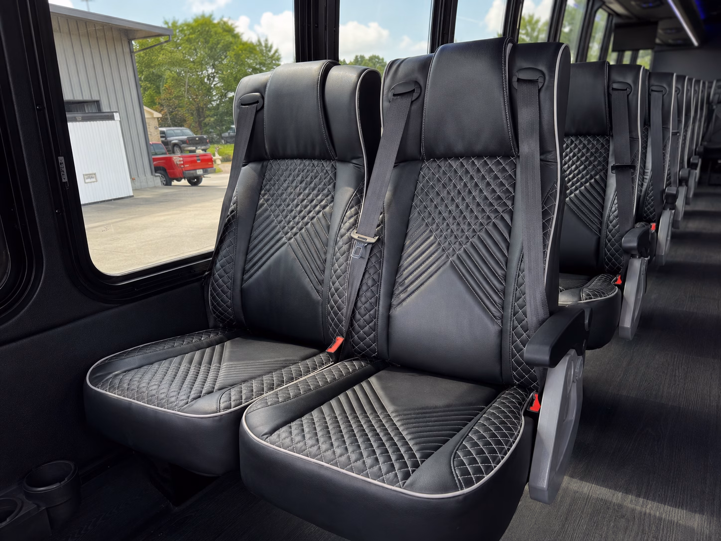 the persimmon hill farm winery run calls for the right size bus